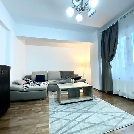 Moonrise Apartment Braşov Extérieur photo